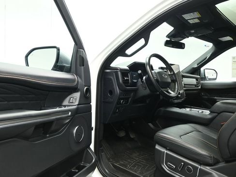 Certified 2023 Ford Expedition Max Platinum image 9