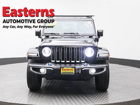 Used 2022 Jeep Wrangler Unlimited Sahara AWD/4WD image 2