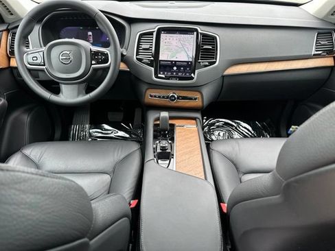 Certified 2024 Volvo XC90 B6 Plus AWD/4WD image 17