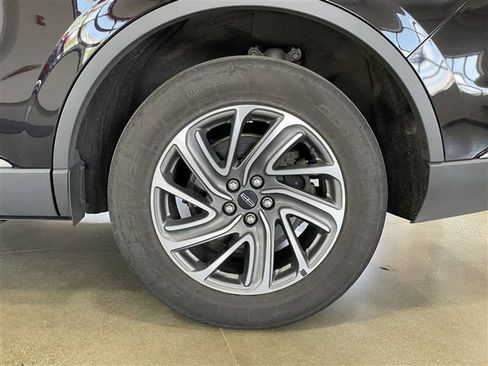 Used 2023 Lincoln Aviator AWD image 35