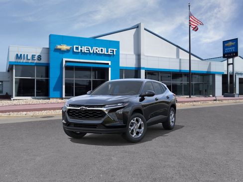 New 2026 Chevrolet Trax LS FWD image 8