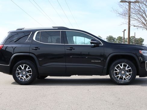 Used 2023 GMC Acadia SLT image 6