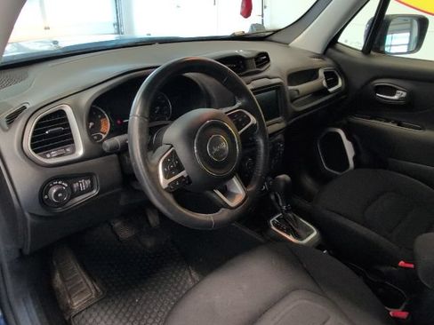Used 2020 Jeep Renegade Latitude w/ Cold Weather Group AWD/4WD image 11
