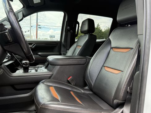 Used 2023 GMC Sierra 1500 AT4 AWD/4WD image 9