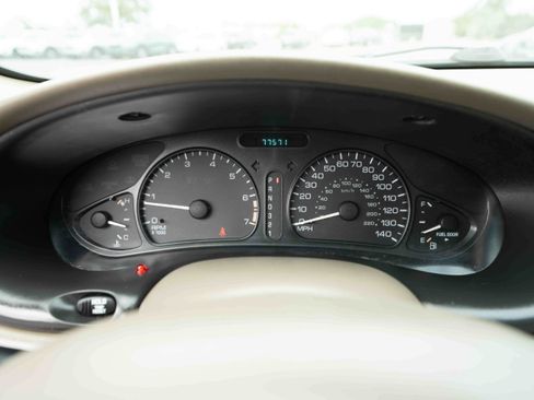 Used 2001 Oldsmobile Alero GLS FWD image 16