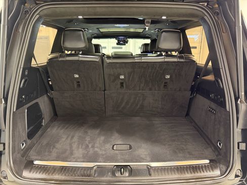 Used 2022 Jeep Grand Wagoneer Series III w/ Rear Seat Video Group 1 image 10