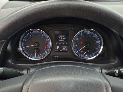 Used 2019 Toyota Corolla LE image 16