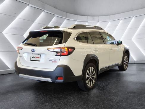 Used 2025 Subaru Outback Touring XT AWD/4WD image 4