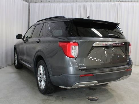 Used 2020 Ford Explorer XLT w/ Equipment Group 202A AWD/4WD image 23
