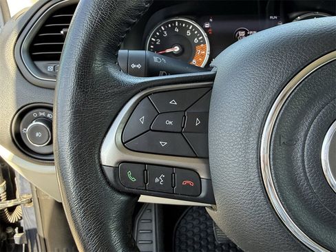 Used 2022 Jeep Renegade Limited image 22