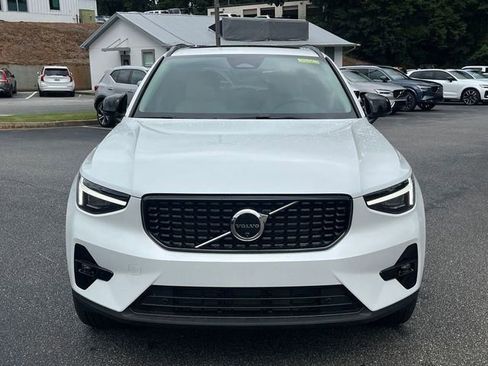 New 2025 Volvo XC40 B5 Plus w/ Protection Package Premier AWD/4WD image 11