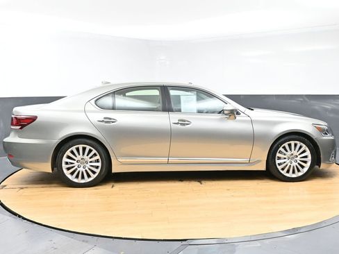 Used 2017 Lexus LS 460 AWD image 8