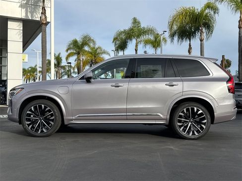 New 2026 Volvo XC90 T8 Ultra image 2