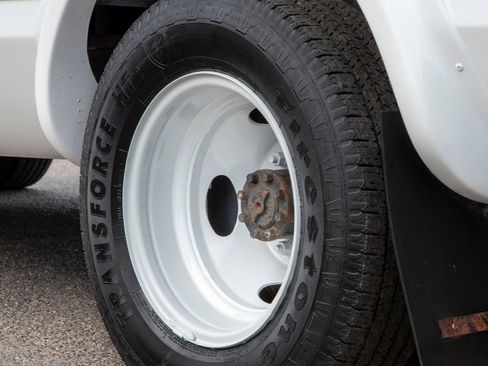 Used 2016 Ford E-450 and Econoline 450 Super Duty w/ Shuttle Bus Prep Package image 10