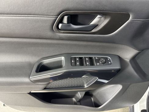 Certified 2023 Nissan Pathfinder SV image 23