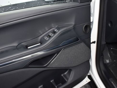 New 2025 Lincoln Navigator L Reserve w/ Jet Appearance Package image 9