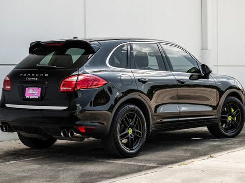 Used 2014 Porsche Cayenne S AWD/4WD image 3