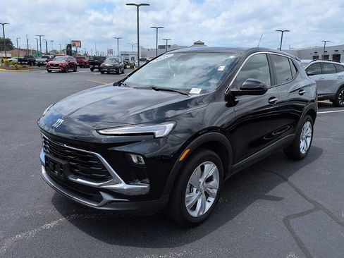 Used 2025 Buick Encore GX Preferred AWD/4WD image 3