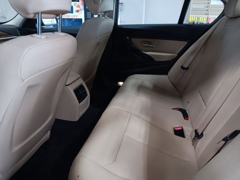 Used 2018 BMW 320i xDrive Sedan image 12