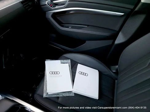 Used 2021 Audi e-tron Premium Plus w/ Premium Plus Package image 76