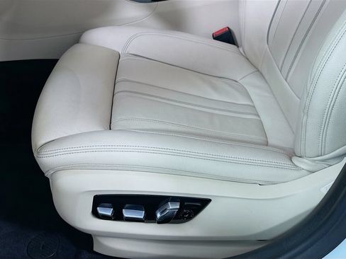 Used 2019 BMW 540i w/ Executive Package RWD image 20