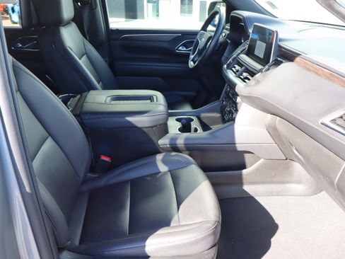 Certified 2024 Chevrolet Suburban LT w/ LT Signature Package image 41