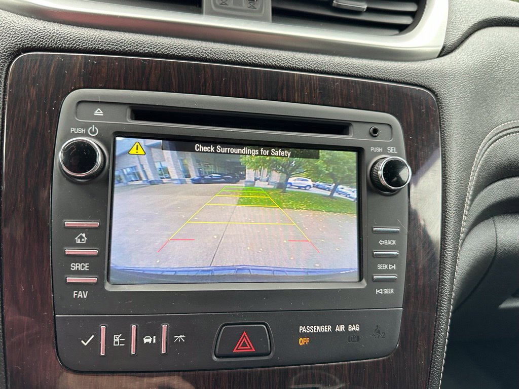 Used 2015 Chevrolet Traverse LT FWD image 16