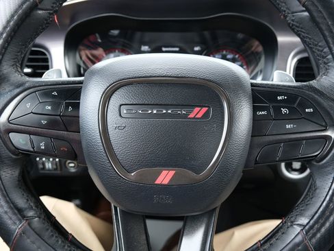 Used 2017 Dodge Charger SXT w/ AWD Plus Group image 16