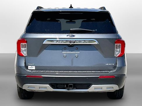 Used 2023 Ford Explorer XLT w/ Equipment Group 202A AWD/4WD image 4