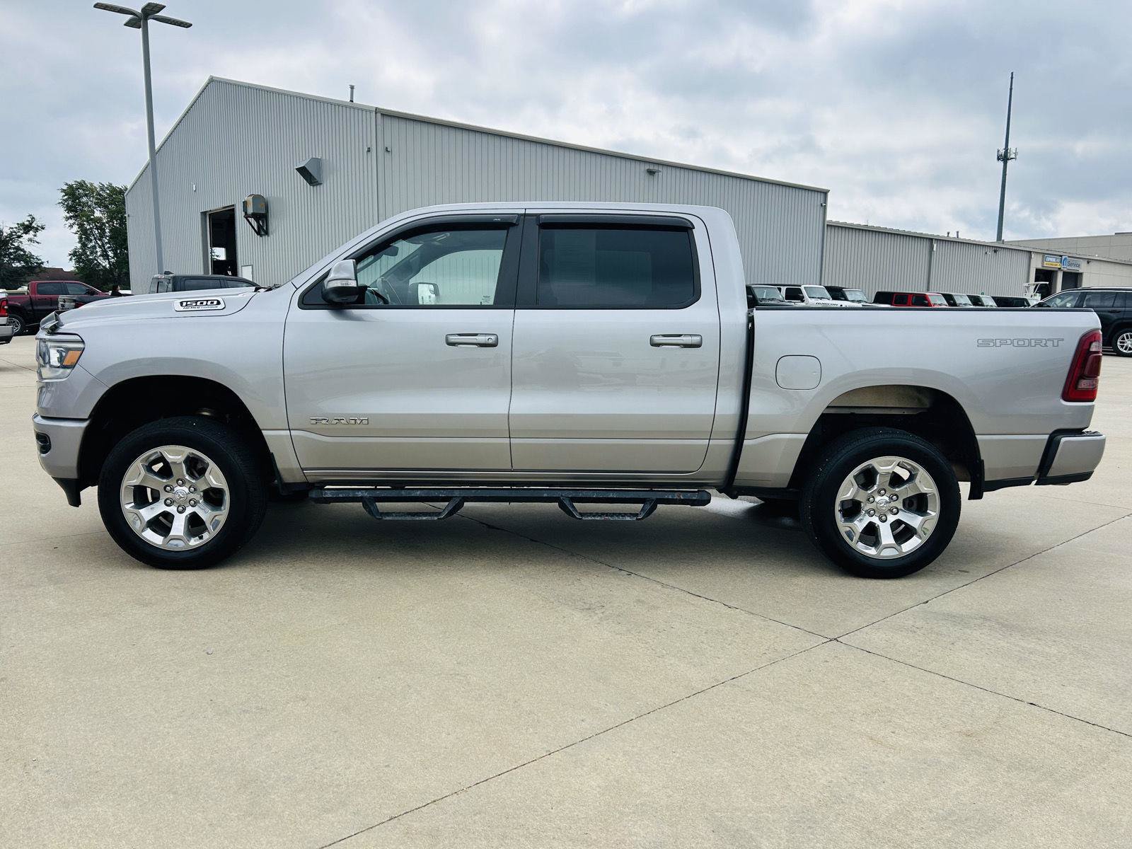Used 2022 RAM 1500 Big Horn AWD/4WD image 32