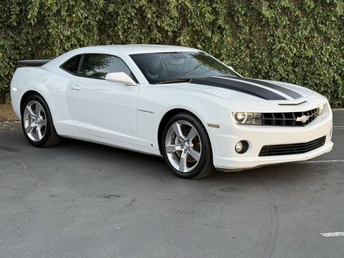 Used 2010 Chevrolet Camaro SS w/ RS Package RWD image 3
