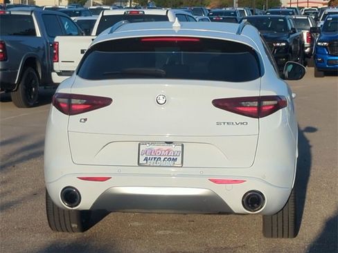 Used 2020 Alfa Romeo Stelvio Ti Lusso image 4