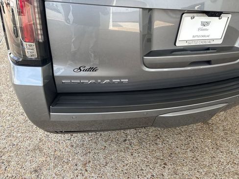 Certified 2019 Cadillac Escalade ESV Platinum AWD/4WD image 33