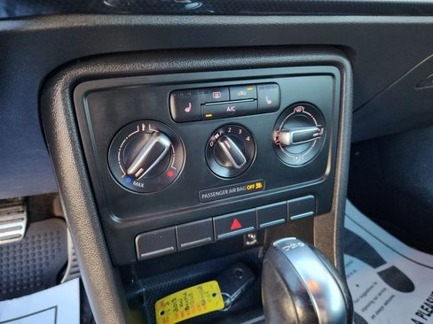 Used 2013 Volkswagen Beetle 2.0T image 13