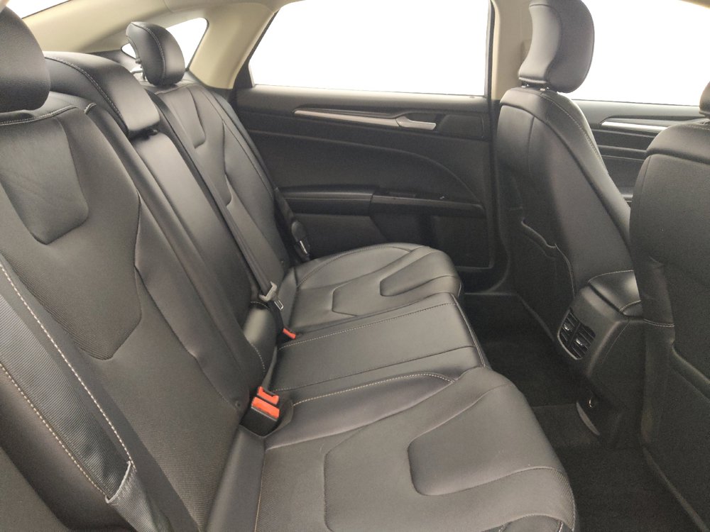 Used 2019 Ford Fusion Energi Titanium FWD image 21
