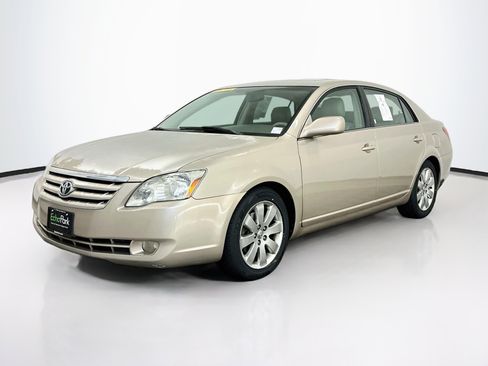Used 2006 Toyota Avalon XLS FWD image 3