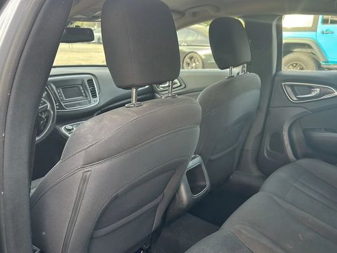 Used 2016 Chrysler 200 Limited w/ Convenience Group image 16