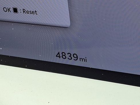 Used 2025 Genesis G80 3.5T Sport image 4