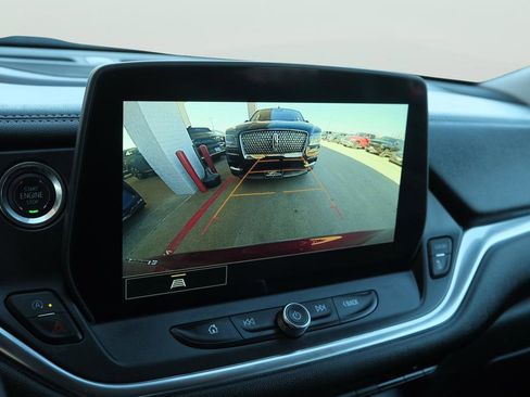 Used 2025 Chevrolet Blazer LT image 29