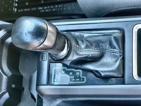 Used 2019 Toyota Tacoma TRD Sport w/ Technology Package image 16