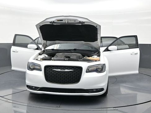 Used 2020 Chrysler 300 S RWD image 33