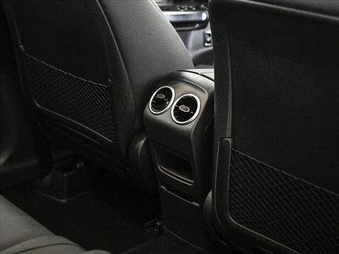 Used 2023 Mercedes-Benz GLB 250 4MATIC image 19