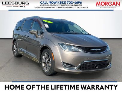 Used 2017 Chrysler Pacifica Limited w/ Advanced Safetytec Group