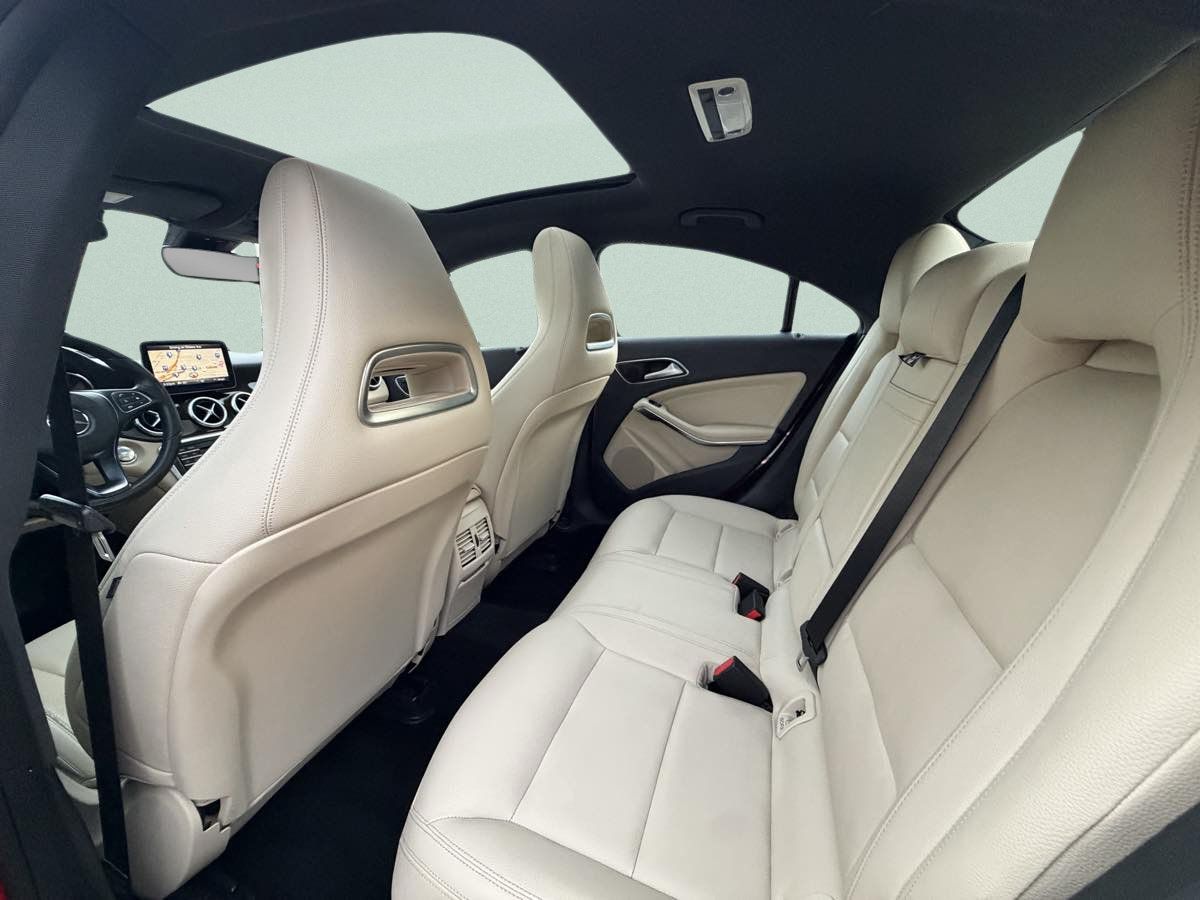Used 2018 Mercedes-Benz CLA 250 4MATIC image 19