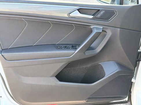 Used 2023 Volkswagen Tiguan SE R-Line image 21