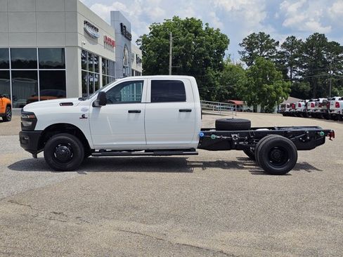 New 2026 RAM 3500 Tradesman AWD/4WD image 32