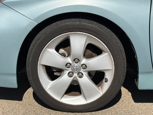 Used 2015 Toyota Prius Five FWD image 13