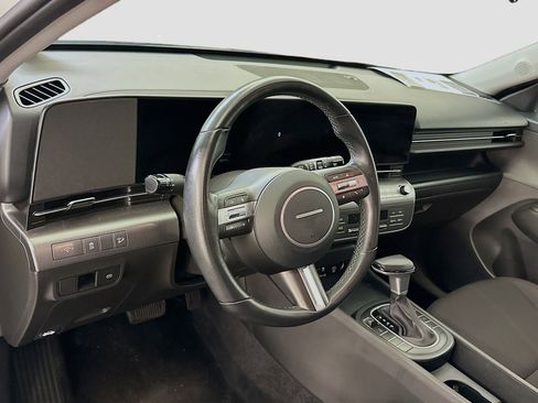 Used 2025 Hyundai Kona SEL image 18