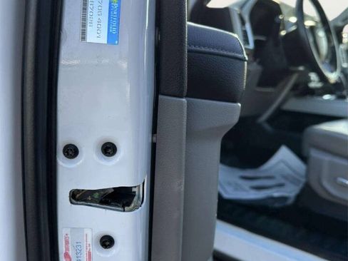 Used 2015 Ford F150 Lariat w/ Equipment Group 502A Luxury AWD/4WD image 19