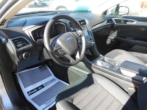 Certified 2020 Ford Fusion SE image 3